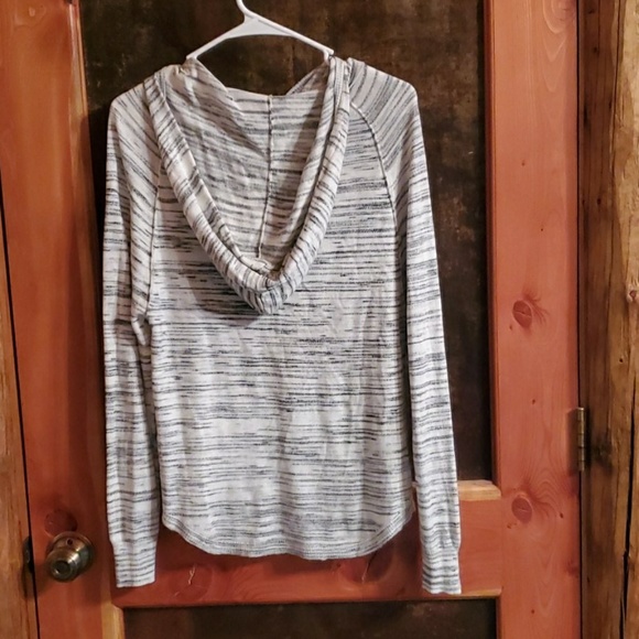 Lightweight hoodie sweater - Picture 2 of 3